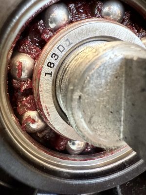 Eksperymentalny smar w łożysku